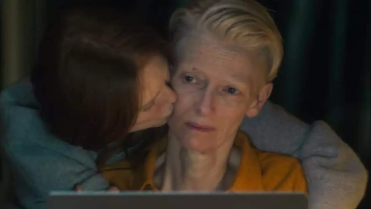  Archivo - Tilda Swinton y Julianne Moore en 'La habitaci&oacute;n de al lado' - WARNER BROS. - Archivo 