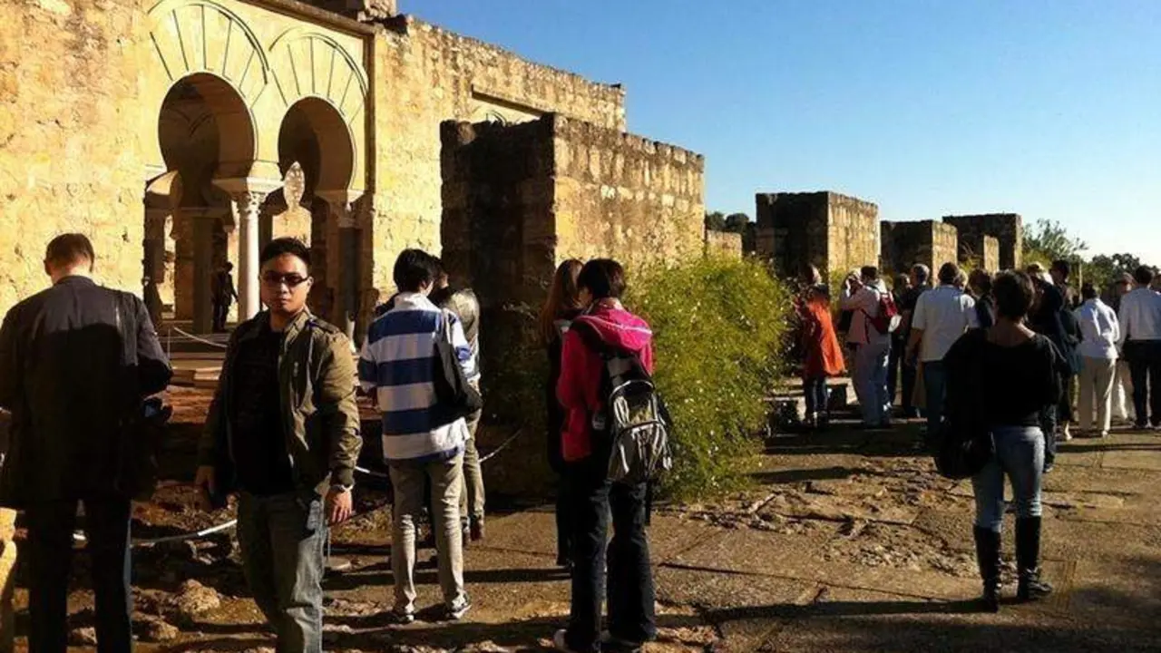  Turistas en Medina Azahara 