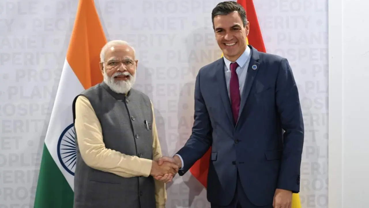  El presidente del Gobierno de Espa&ntilde;a, Pedro S&aacute;nchez (d), y el primer ministro de India, Narendra Modi - Pool Moncloa/Borja Puig de la Bellacasa | EP 