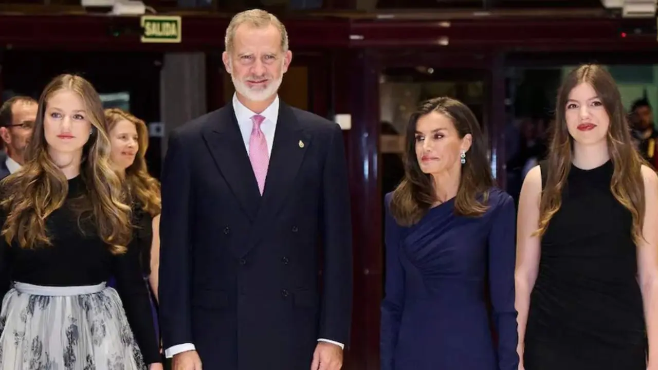  La Reina de Espa&ntilde;a apuesta por el alquiler de moda en el Concierto de los Premios Princesa de Asturias 