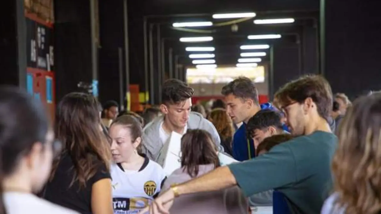  Voluntarios en Mestalla | SIGLO XXI 