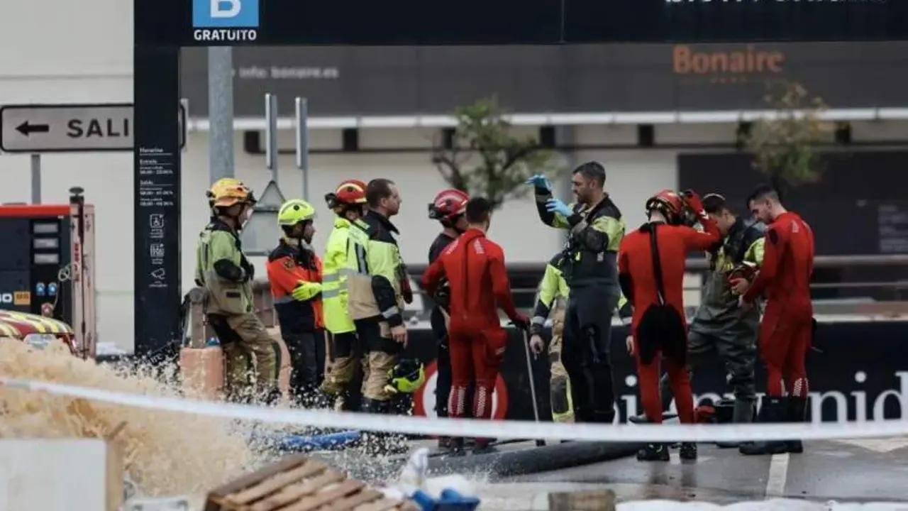  Polic&iacute;a y bomberos en Valencia | EL MERIDIANO 