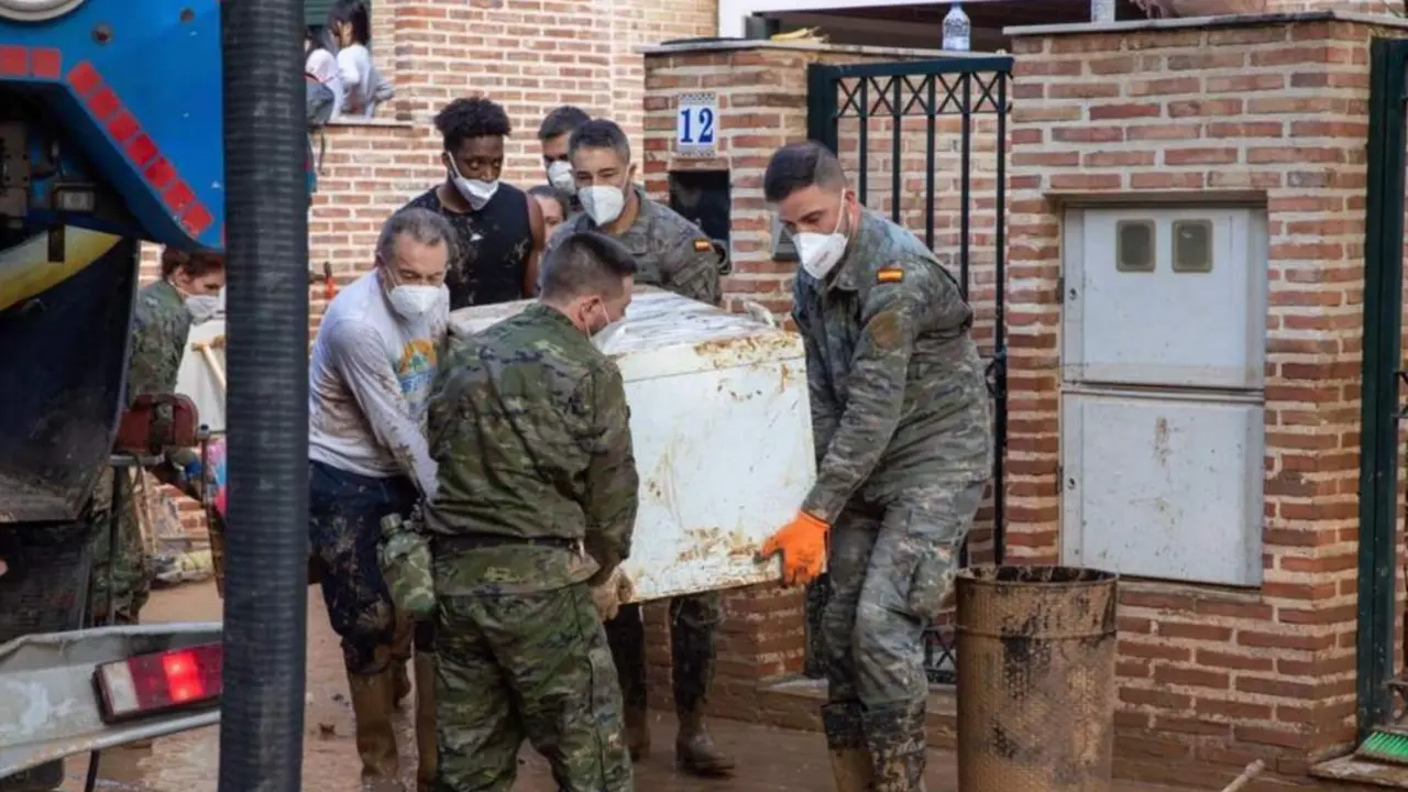  Guardia real participa en el operativo tras la DANA - CASA REAL 