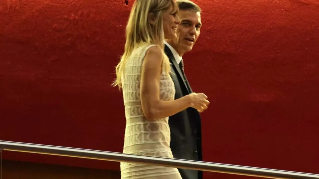  Archivo - El presidente del Gobierno, Pedro S&aacute;nchez, y su mujer, Bego&ntilde;a G&oacute;mez - Ra&uacute;l Terrel - Europa Press - Archivo 