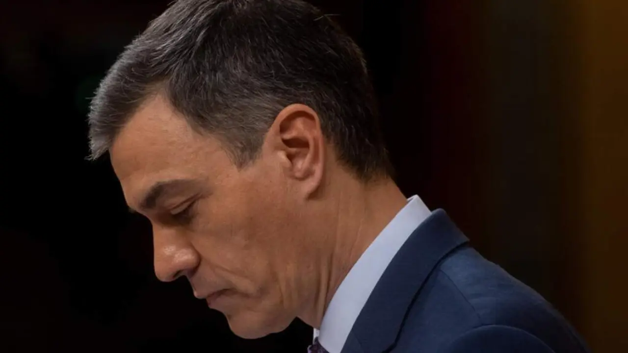  El presidente del Gobierno, Pedro S&aacute;nchez, durante una sesi&oacute;n plenaria, en el Congreso de los Diputados, a 27 de noviembre de 2024, en Madrid (Espa&ntilde;a). El presidente del Ejecutivo y el presidente del PP, afrontan su primer cara a cara tras la DANA. Adem&aacute;s - Eduardo Parra - Europa Press 