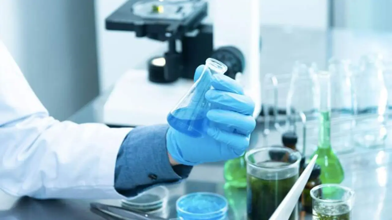  Laboratorio en una industria qu&iacute;mica | Junta de Andaluc&iacute;a 