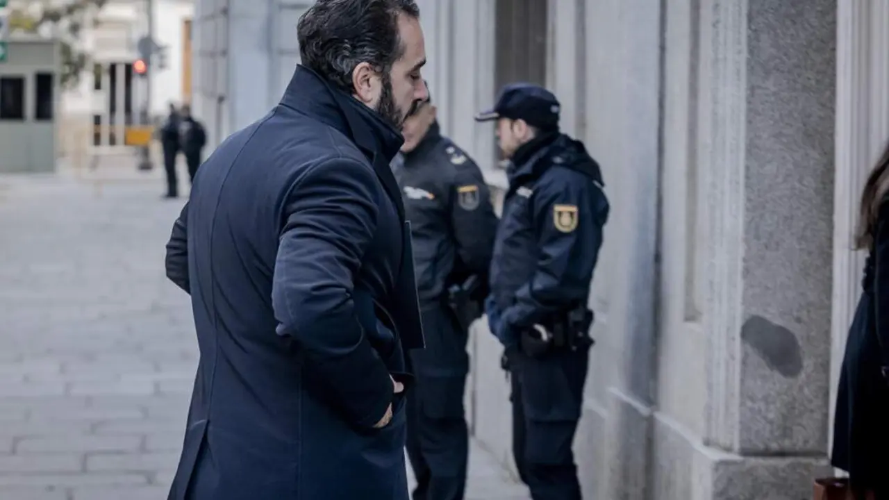  El empresario V&iacute;ctor de Aldama a su llegada a declarar ante el Tribunal Supremo, a 16 de diciembre de 2024, en Madrid (Espa&ntilde;a). - A. P&eacute;rez Meca - Europa Press 