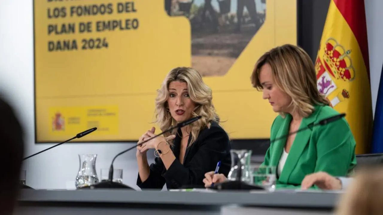  (I-D) La vicepresidenta segunda y ministra de Trabajo y Econom&iacute;a Social, Yolanda D&iacute;az, y la ministra de Educaci&oacute;n, Formaci&oacute;n Profesional y Deportes, Pilar Alegr&iacute;a, en la rueda de prensa posterior al Consejo de Ministros - Matias Chiofalo - Europa Press 