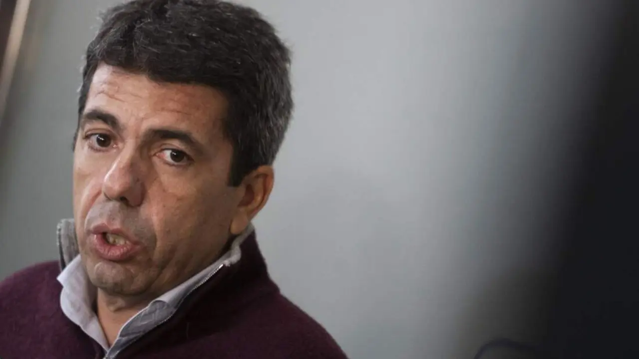  El 'president' de la Generalitat, Carlos Maz&oacute;n, ofrece declaraciones a los medios - Jorge Gil - Europa Press 