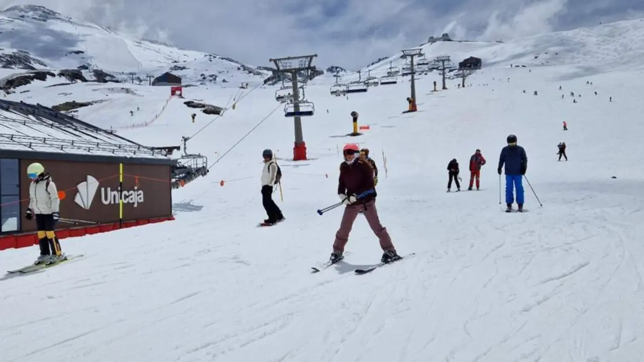  Estaci&oacute;n de esqu&iacute; de Sierra Nevada. (Imagen de archivo) - UNICAJA 