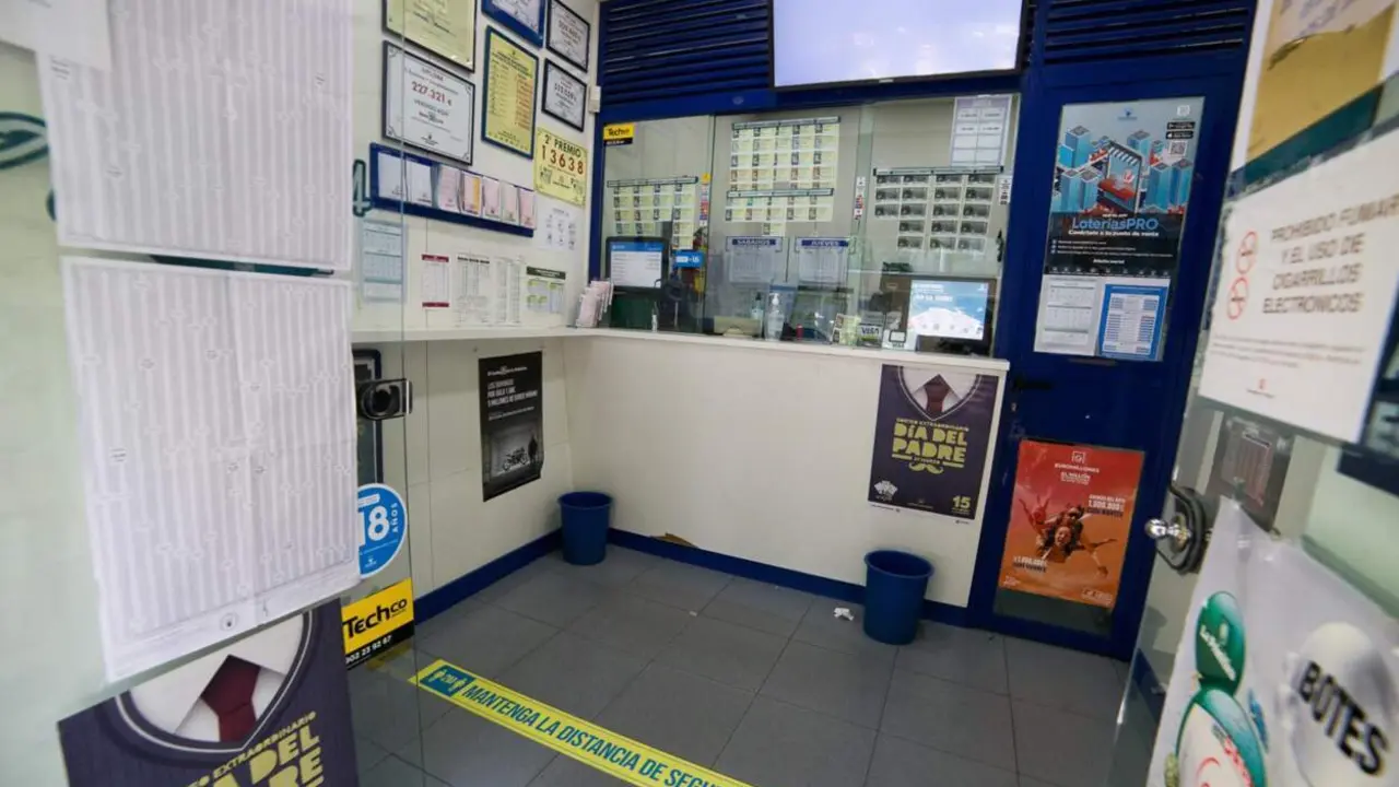  Archivo - Interior de una administraci&oacute;n de loter&iacute;a - Joaquin Corchero - Europa Press - Archivo 