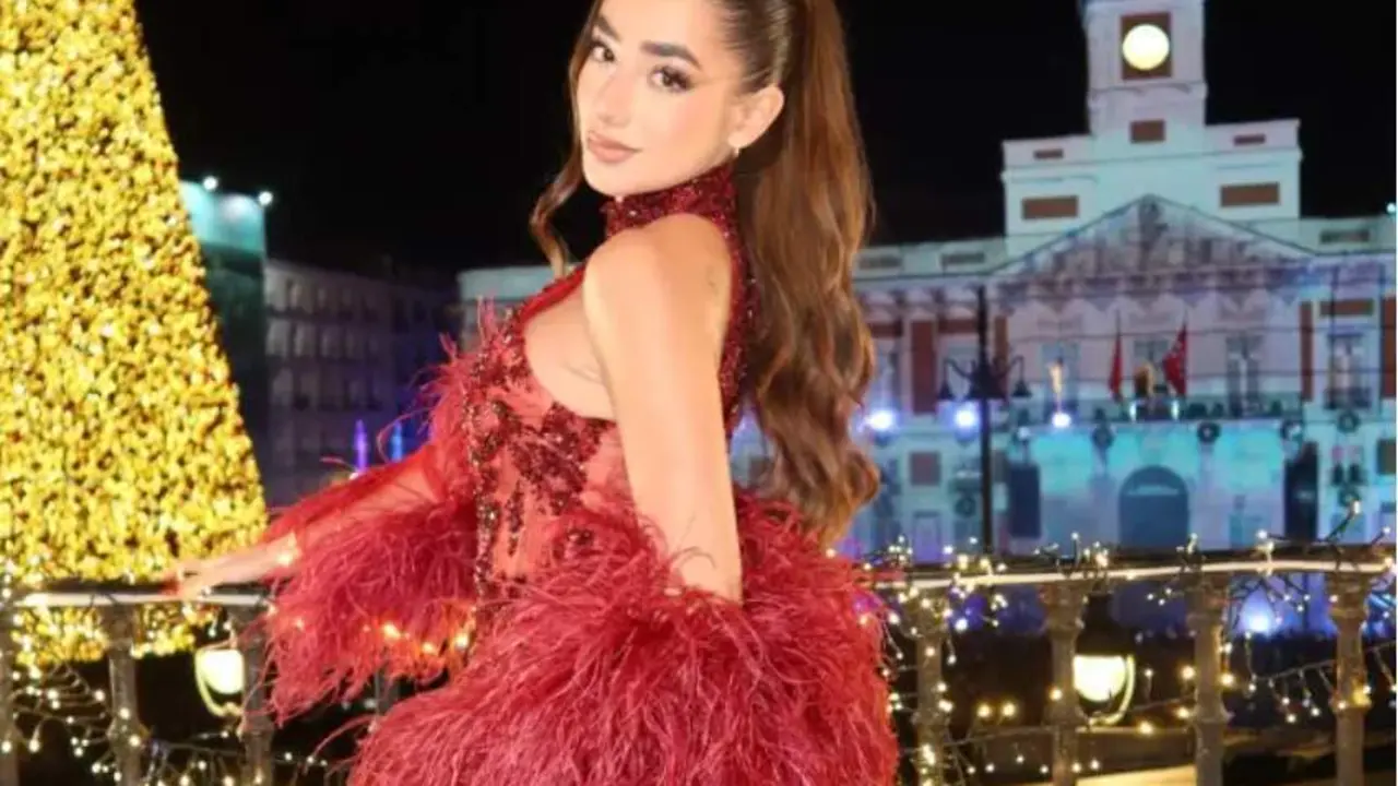  Lola Lolita con su traje para las campanadas 