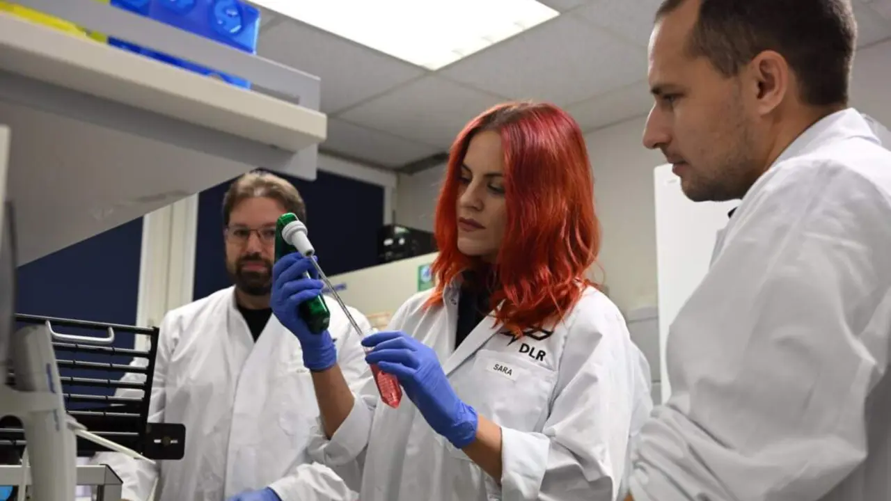  Sara Garc&iacute;a durante su entrenamiento como astronauta de la ESA - ESA 