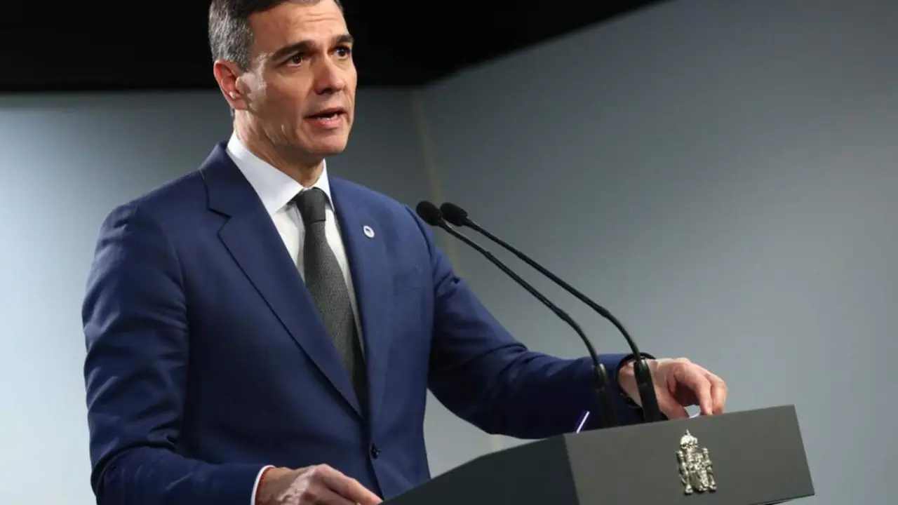  El presidente del Gobierno, Pedro S&aacute;nchez, ofrece una rueda de prensa tras el Consejo Europeo, a 19 de diciembre de 2024, en Bruselas (B&eacute;lgica). Los l&iacute;deres de la Uni&oacute;n Europea (UE) se han reunido en una cumbre apoyando a Ucrania con el objetivo de increm - Pool Moncloa/Borja Puig de la Bellacasa 