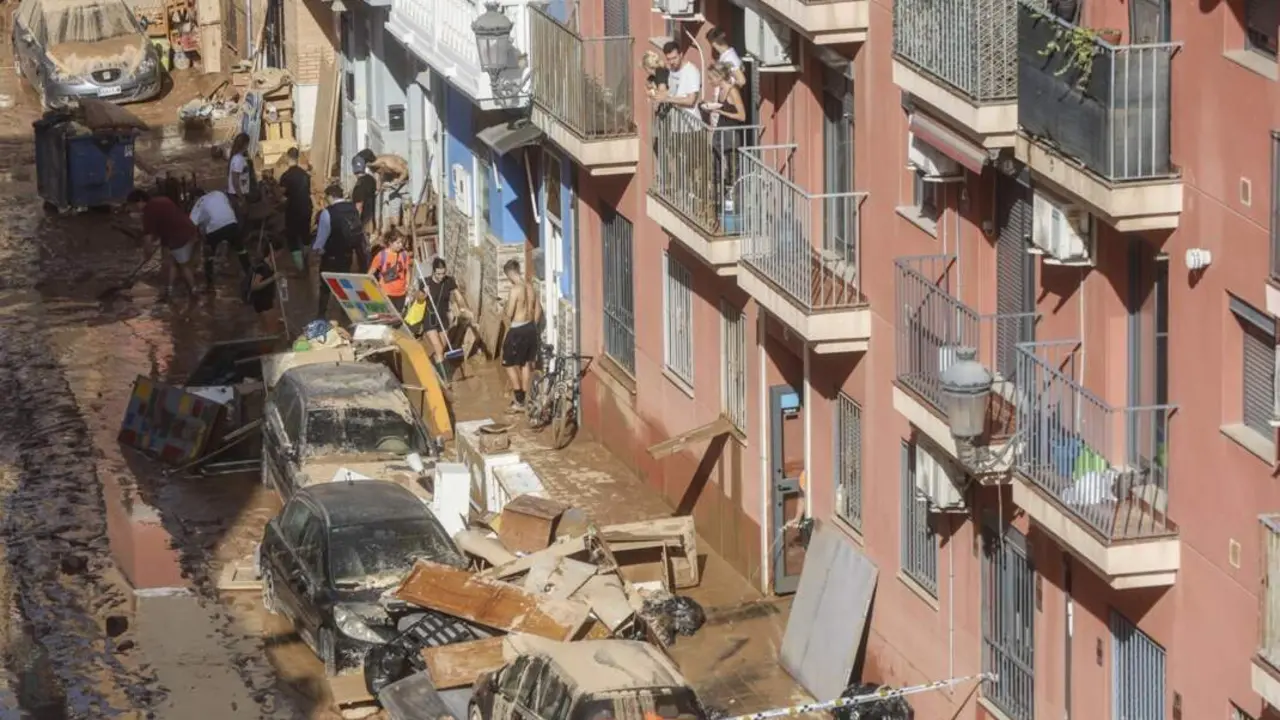  Archivo - Imagen de los efectos de la dana del 29 de octubre en una de las calles de la pedan&iacute;a de La Torre, - Rober Solsona - Europa Press - Archivo 