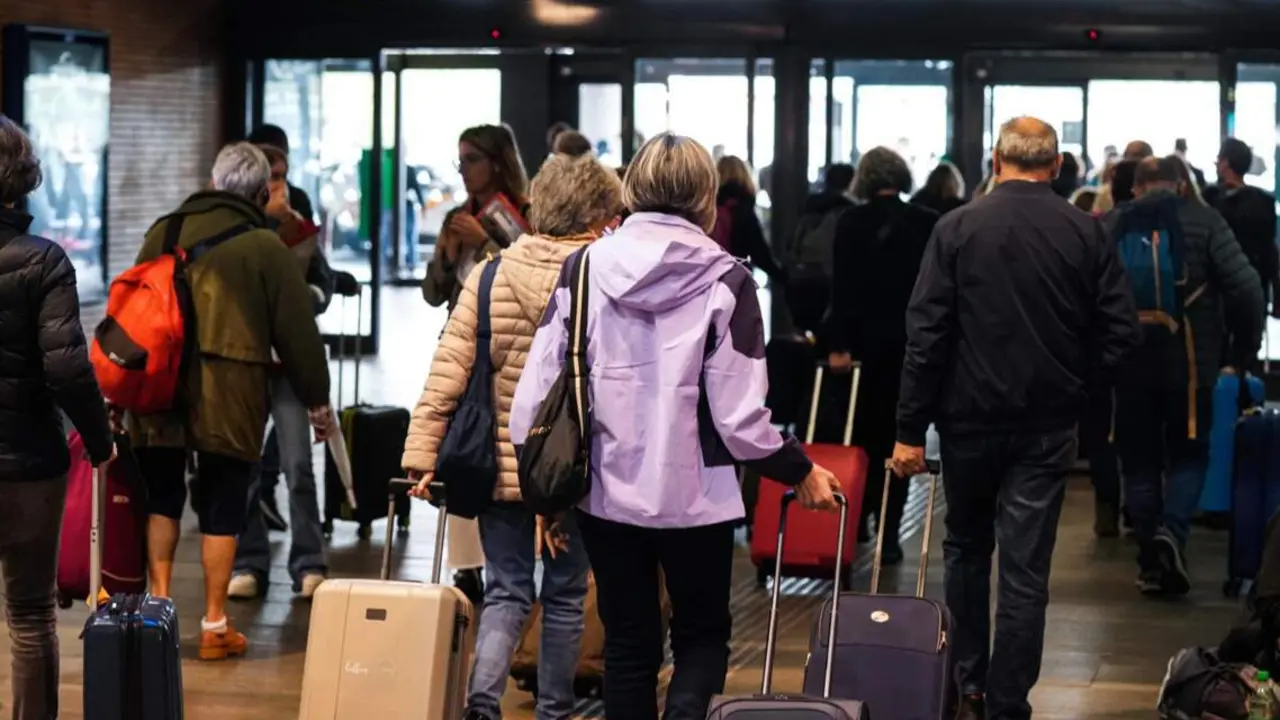  Archivo - Pasajeros de la Estaci&oacute;n de tren de Santa Justa - Mar&iacute;a Jos&eacute; L&oacute;pez - Europa Press - Archivo 