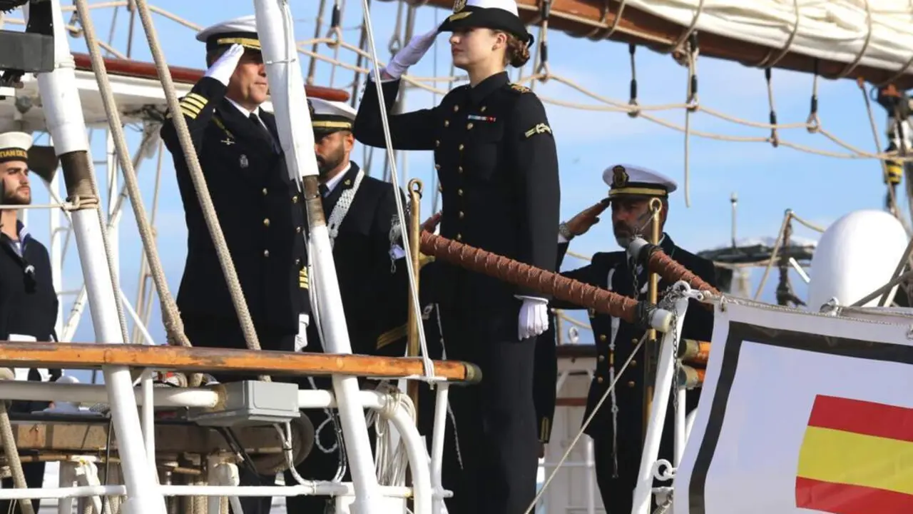  La Princesa Leonor durante el embarque en el buque escuela 'Juan Sebasti&aacute;n de Elcano' - Leandro Wassaul | EP 