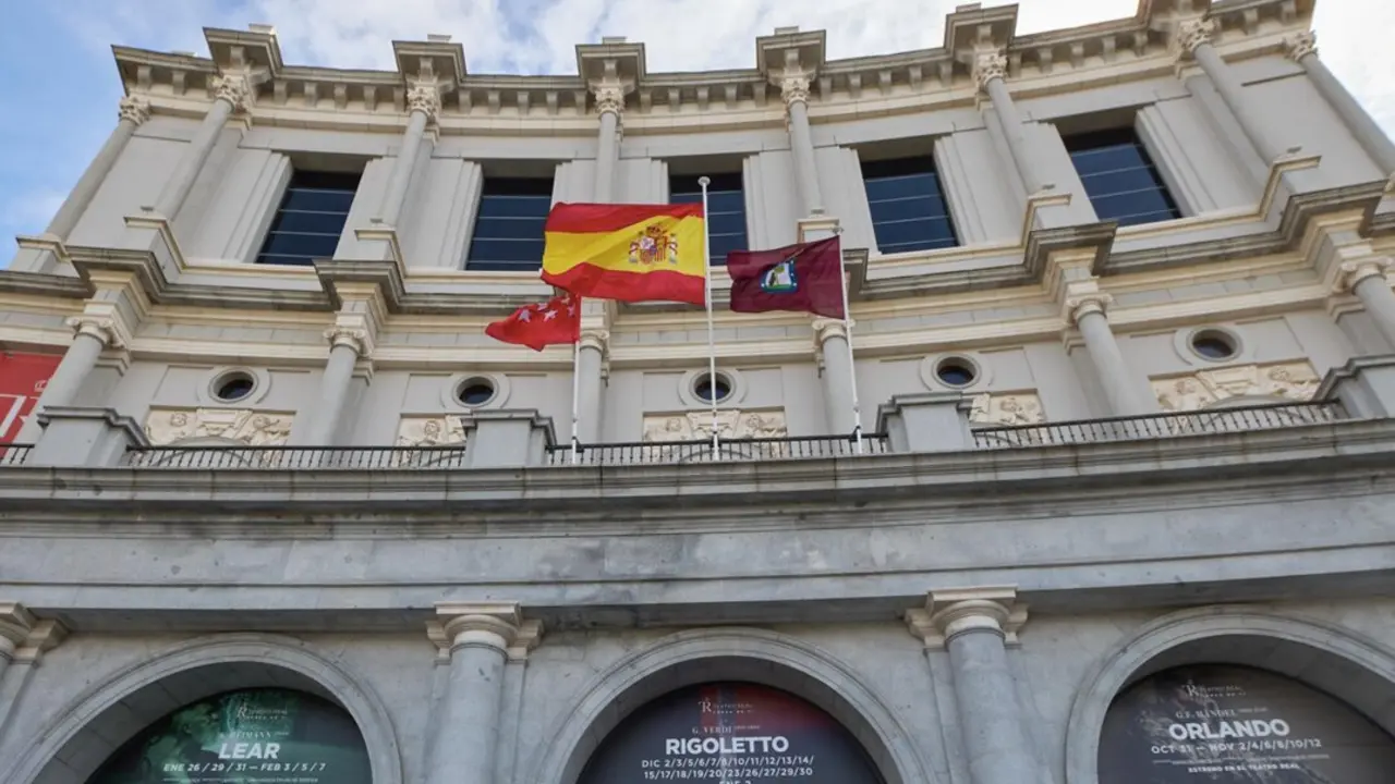  Vista de la fachada del Teatro Real, a 10 de noviembre de 2023, en Madrid (Espa&ntilde;a). - Jes&uacute;s Hell&iacute;n - Europa Press 