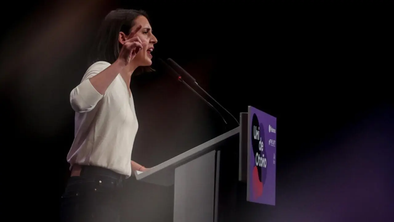 Archivo - La secretaria pol&iacute;tica de Podemos y eurodiputada, Irene Montero, interviene durante el acto central de la Universidad de Oto&ntilde;o de Podemos &lsquo;Cambiar todo lo que no podemos aceptar&rsquo;, en el C&iacute;rculo de Bellas Artes, a 19 de octubre de 2024, en Madrid - Ricardo Rubio - Europa Press - Archivo 