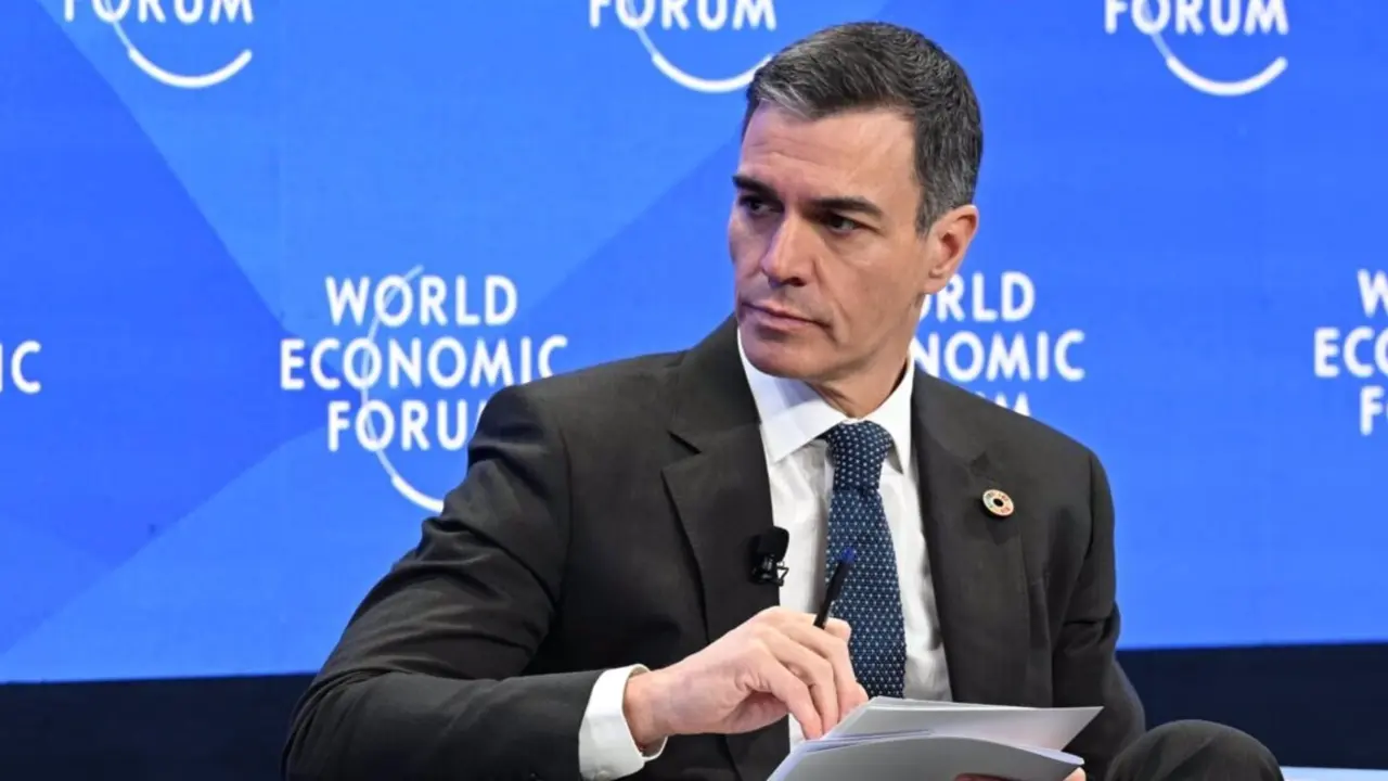 El presidente del Gobierno, Pedor S&aacute;nchez, pronuncia su discurso en el Foro Econ&oacute;mico Mundial en Davos (Suiza) en el que alerta del peligro para la democracia de las redes sociales. - MONCLOA 