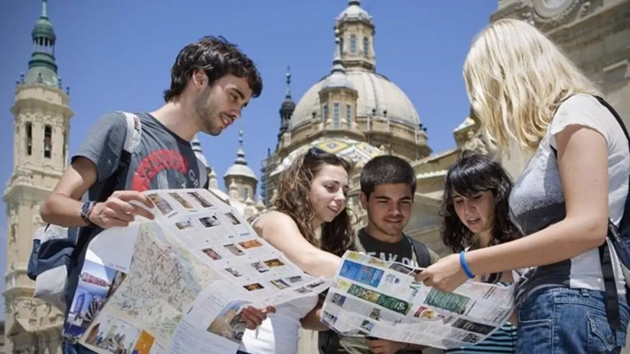  Archivo - Viajeros. - EUROPA PRESS - Archivo 