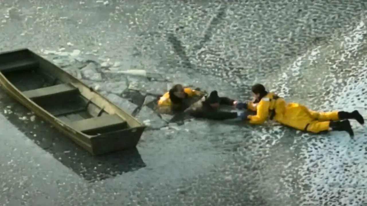  -ice-rescue-courtesy-Wellesley-Police-Department-via-YouTube-channel-1024x568 