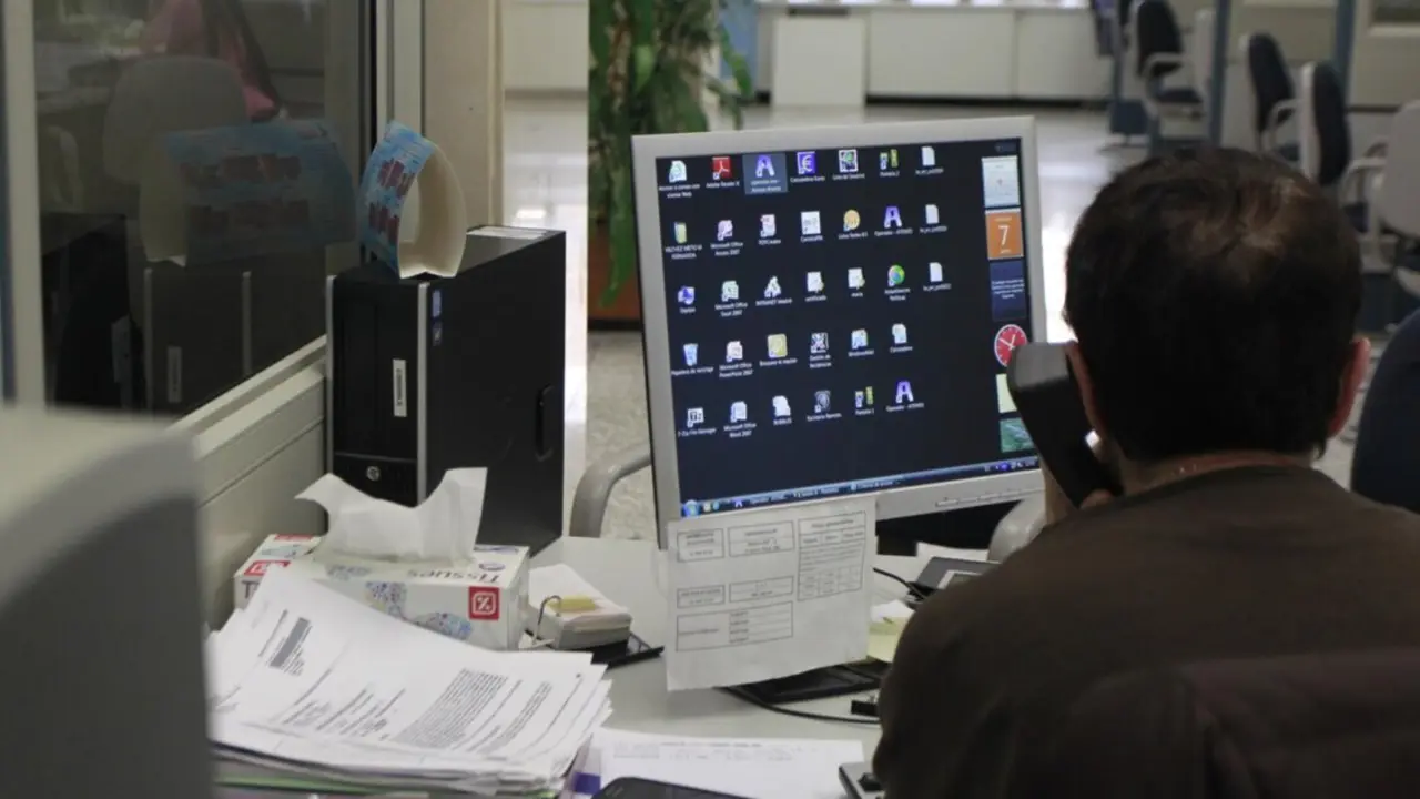  Archivo - Empleados de oficina. - EUROPA PRESS - Archivo 