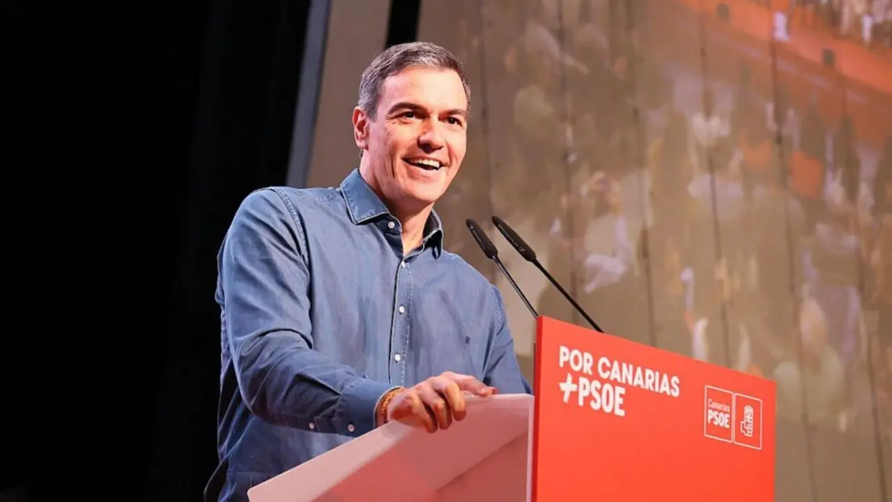  El presidente del Gobierno y secretario general socialista, Pedro S&aacute;nchez, ha asegurado que sacar&aacute; adelante &ldquo;s&iacute; o s&iacute;&rdquo; las medidas sociales del 'decreto &oacute;mnibus' frente a la &ldquo;coalici&oacute;n negacionista&rdquo; de PP y Vox.<br><br>"Vamos a buscar votos hasta debajo de las piedras por responsabilidad y por convicci&oacute;n. Para que la gente tenga sus derechos, los derechos que PP y Vox les han cercenado votando en contra esta semana en el Congreso", se ha comprometido S&aacute;nchez en la clausura este domingo del congreso regional del PSOE canario en el que el ministro de Pol&iacute;tica Territorial y Memoria Democr&aacute;tica, &Aacute;ngel V&iacute;ctor Torres, ha salido respaldado para continuar como l&iacute;der del partido en las islas.<br><br>El Gobierno sufri&oacute; su primera derrota parlamentaria del a&ntilde;o este mi&eacute;rcoles, despu&eacute;s de que el Congreso rechazara este mi&eacute;rcoles dos de los tres decretos-leyes que se somet&iacute;an a votaci&oacute;n: el impuesto a las energ&eacute;ticas y el denominado '&oacute;mnibus', que recoge medidas como la subida de pensiones, las ayudas al transporte y a los afectados por la DANA o la pr&oacute;rroga de la prohibici&oacute;n de desahucios y cortes de suministros a familias vulnerables.<br><br>En su contra, adem&aacute;s del PP, tambi&eacute;n votaron Vox y Junts. El mi&eacute;rcoles s&iacute; sali&oacute; adelante el decreto de la jubilaci&oacute;n parcial, que recoge cambios pactados con la patronal y los sindicatos, gracias al voto a favor del PP. 