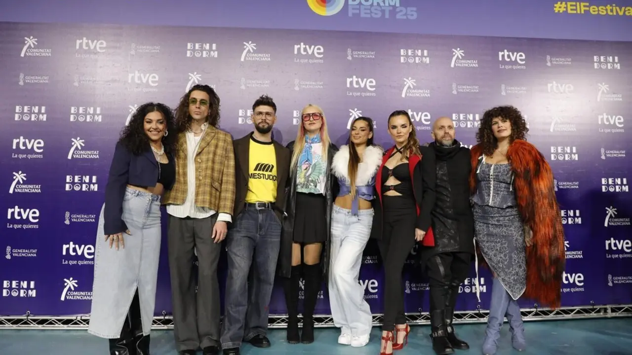  Los finalistas del Benidorm Fest 2025, Daniela Blasco, Kuve, Mawot, Lachispa, Mel &Ouml;mana, J Kbello y Lucas Bun, durante una rueda de prensa con los finalistas del Benidorm Fest 2025, en el Mirador del Castillo, a 31 de enero de 2025, en Benidorm, Alicante - Joaqu&iacute;n Reina - Europa Press 