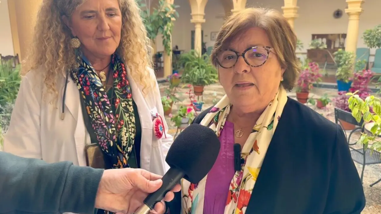  La ministra de Trabajo y Econom&iacute;a Social, Yolanda D&iacute;az, el secretario general de CCOO, Unai Sordo, y el secretario general de UGT, Pepe &Aacute;lvarez, durante la firma del acuerdo de subida del SMI, en el Ministerio de Trabajo y Econom&iacute;a Social. - Alejandro Mart&iacute;nez V&eacute;lez - Europa Press 