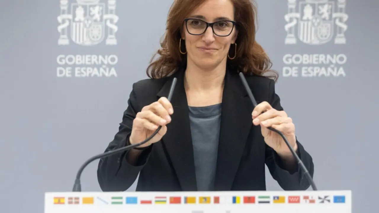  La ministra de Sanidad, M&oacute;nica Garc&iacute;a, durante una rueda de prensa tras la reuni&oacute;n del pleno del CISNS, en la Sala Polivalente del Ministerio de Sanidad, a 14 de febrero de 2025, en Madrid (Espa&ntilde;a). - Eduardo Parra - Europa Press 