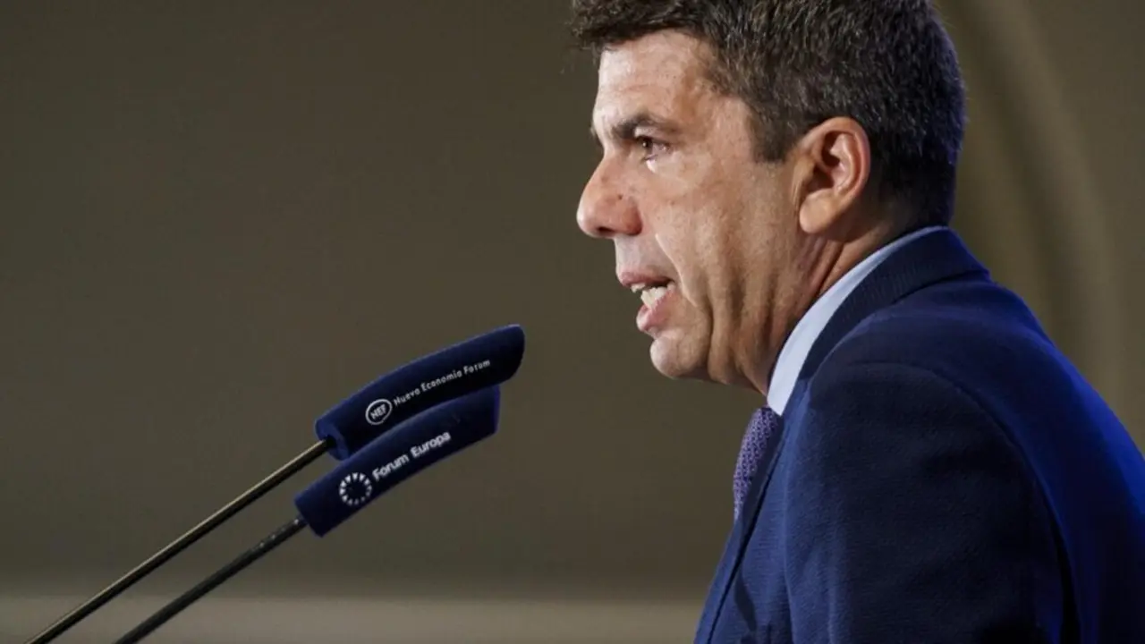  El president de la Generalitat Valenciana, Carlos Maz&oacute;n, protagoniza un desayuno informativo de F&oacute;rum Europa, en el Hotel Mandarin Oriental Ritz, a 24 de febrero de 2025, en Madrid (Espa&ntilde;a). - A. P&eacute;rez Meca - Europa Press 