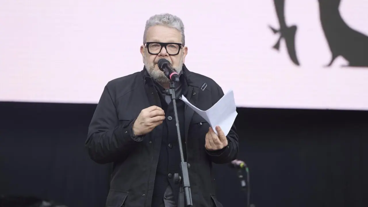  El chef Alberto Chicote ejerce como pregonero del Carnaval de Madrid 2025, en la Explanada Negra de Madrid R&iacute;o, a 1 de marzo de 2025, en Madrid (Espa&ntilde;a). - Jes&uacute;s Hell&iacute;n - Europa Press 