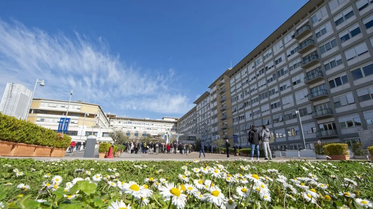  Hospital Gemelli donde se encuentra hospitalizado el Papa. - ALESSIA GIULIANI / Zuma Press / ContactoPhoto 
