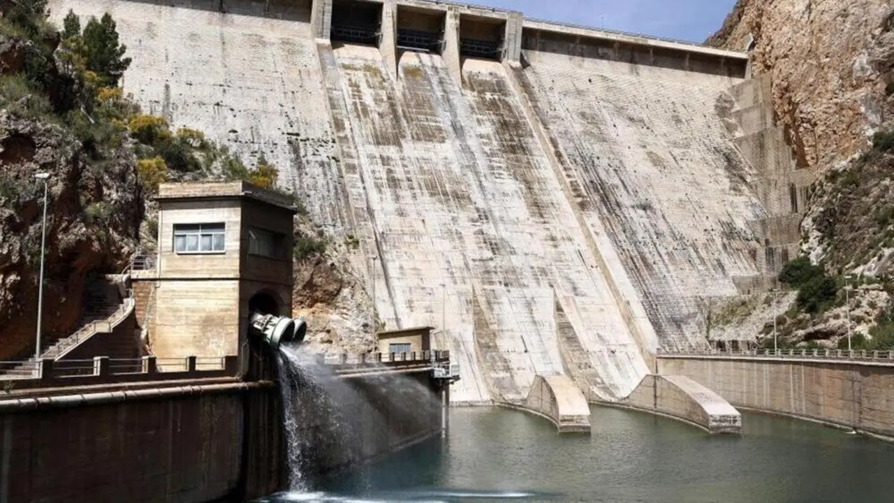  Embalse del Segura 