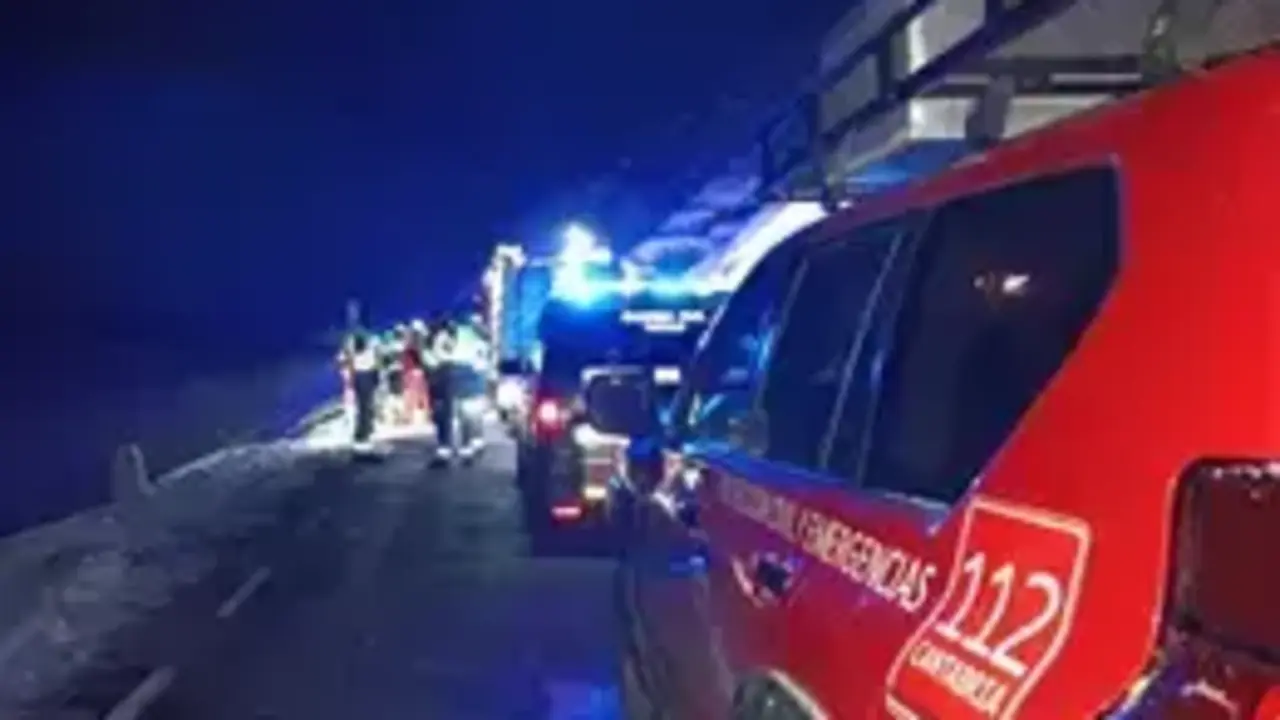  Fallecen cuatro j&oacute;venes tras salirse de la v&iacute;a y despe&ntilde;arse por una ladera en el puerto de Lunada | Europa Press 