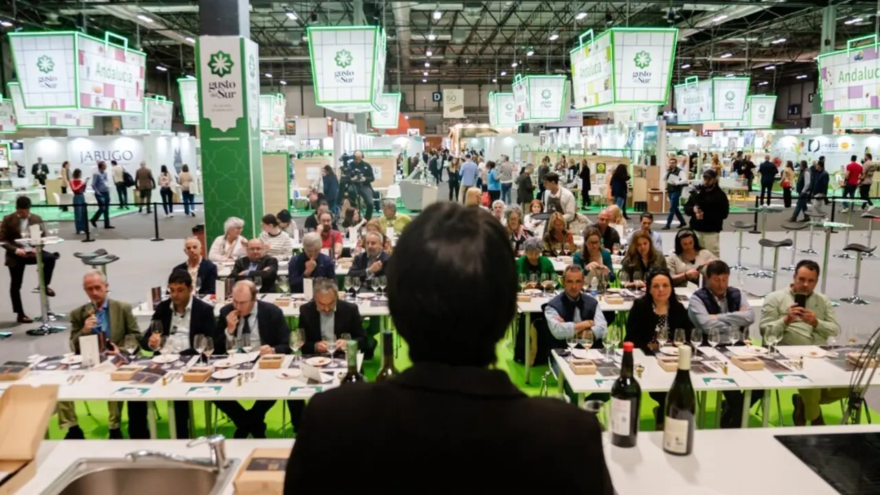  SALON GOURMETS | NP CAPADR 