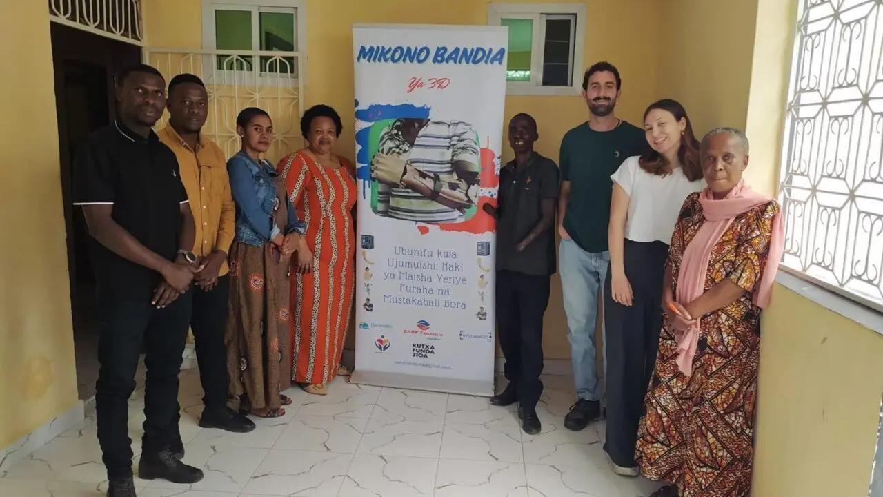  La ONG Espa&ntilde;ola Ay&uacute;dame3d Ha Creado El Primer Laboratorio 3D En Tanzania Que Entregar&aacute; Pr&oacute;tesis Gratis A Personas Con Discapacidad Del Pa&iacute;s. - AY&Uacute;DAME3D 