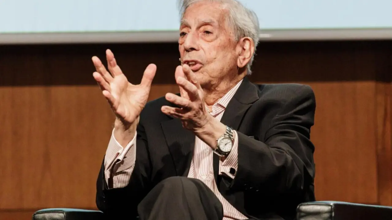  Archivo - El escritor Mario Vargas Llosa - Carlos Luj&aacute;n / Europa Press - Archivo 