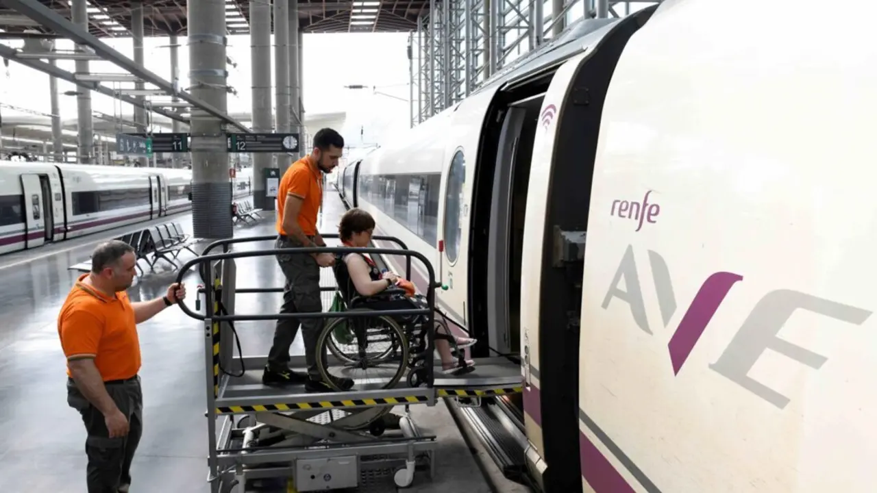  Adif Acerca asistencia en AVE - ADIF 