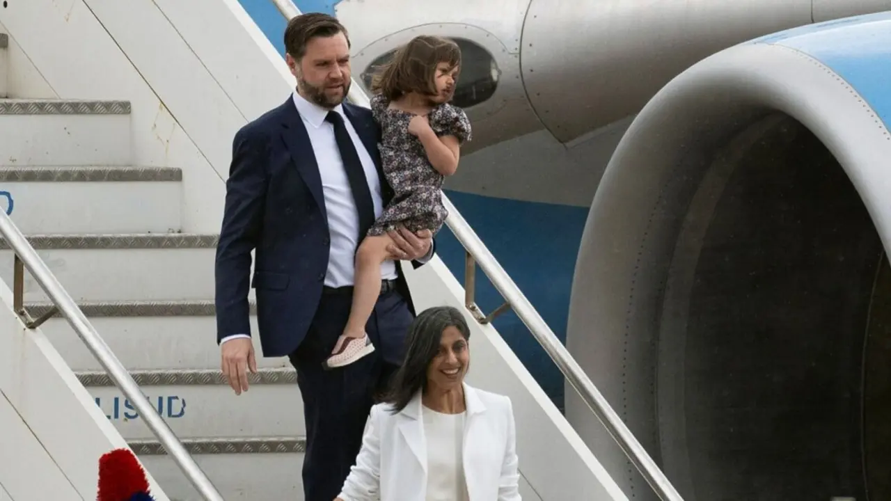  Meloni recibe a Vance en Roma tras escenificar su buena sinton&iacute;a con Trump en medio de la guerra comercial 