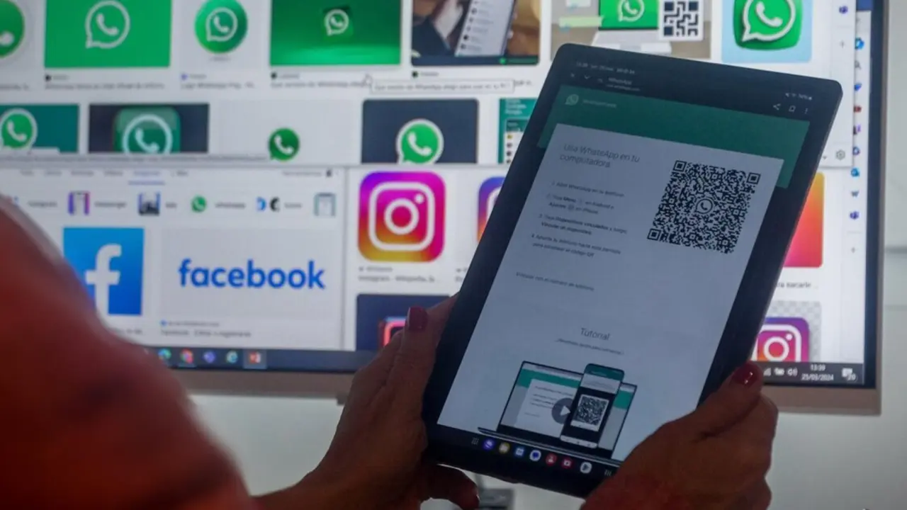  Archivo - WhatsApp en el buscador de Google, a 25 de marzo de 2024, en Madrid (Espa&ntilde;a). - Ricardo Rubio - Europa Press - Archivo 