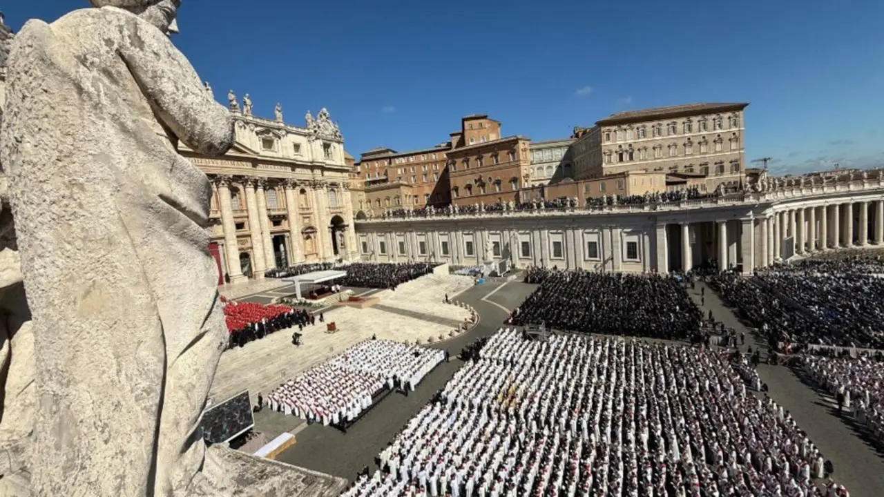  Plaza de San Pedro en el funeral del Papa Francisco. - Christoph Sator/dpa | EP 