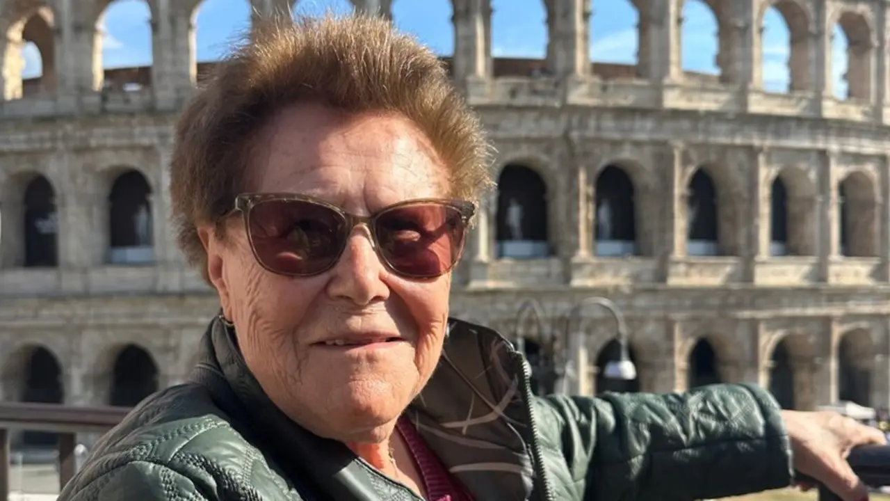  Mari Carmen, de 88 a&ntilde;os, cumple el sue&ntilde;o de su vida: viajar a Roma en su primer vuelo en avi&oacute;n 
