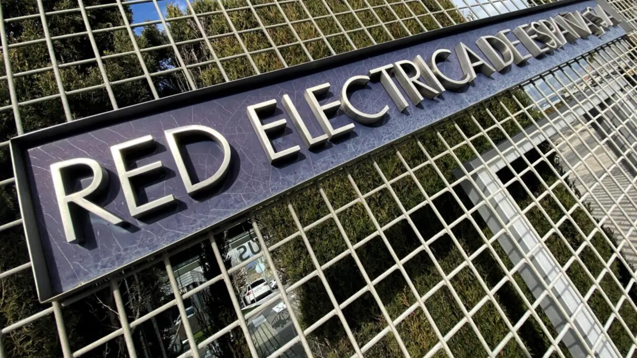  Archivo - Letrero del Grupo Red El&eacute;ctrica de Espa&ntilde;a en su sede de Alcobendas. - Eduardo Parra - Europa Press - Archivo 