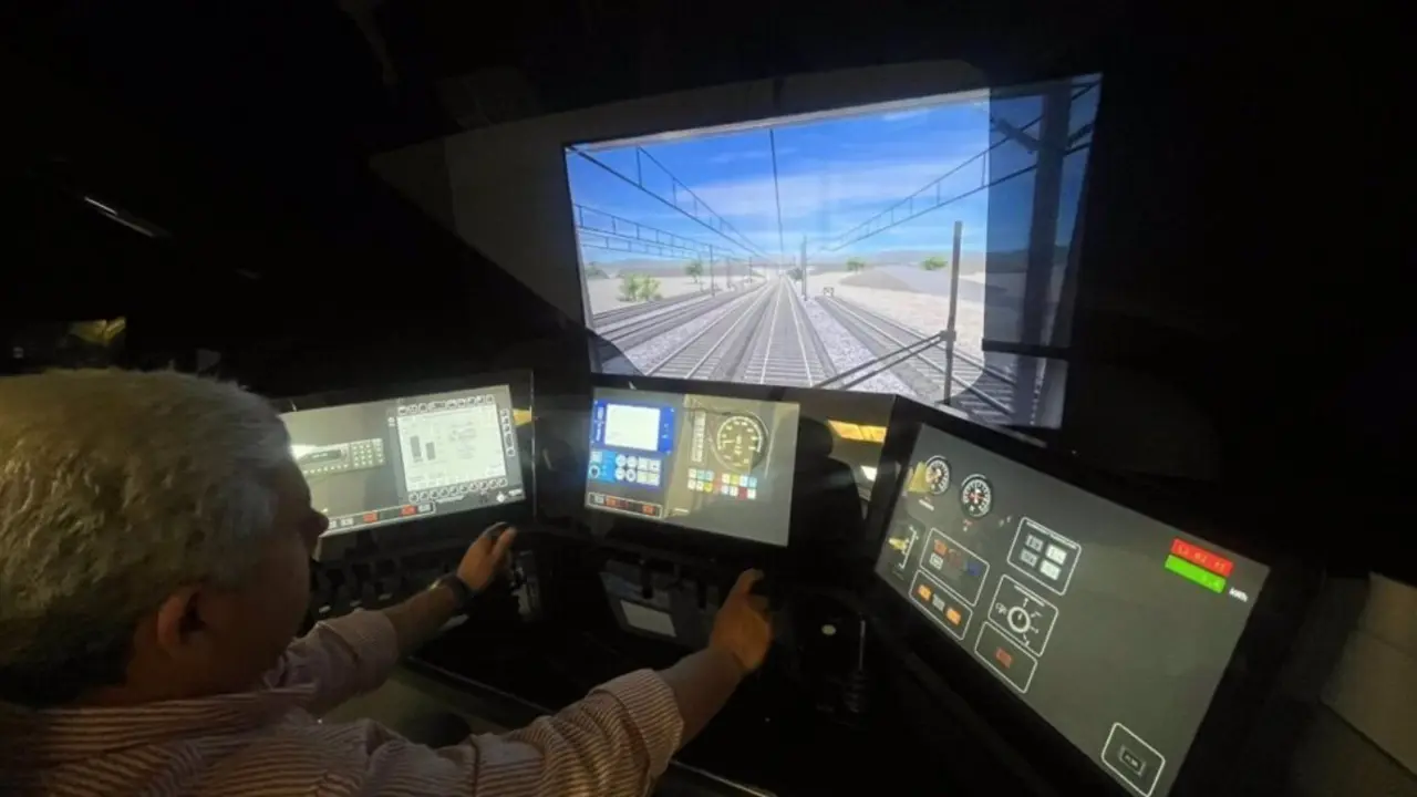  Simulador de conducci&oacute;n de Renfe. - RENFE | EP 
