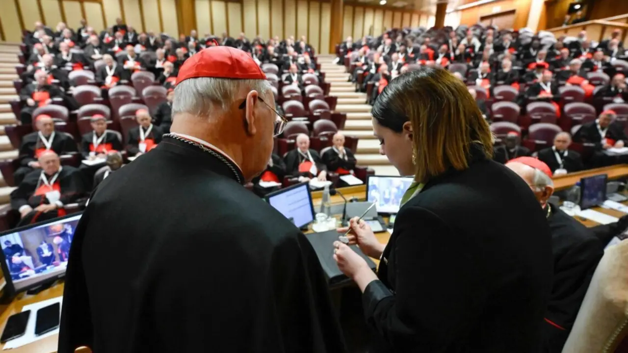  Anulaci&oacute;n del anillo del pescador. - Vatican Media 