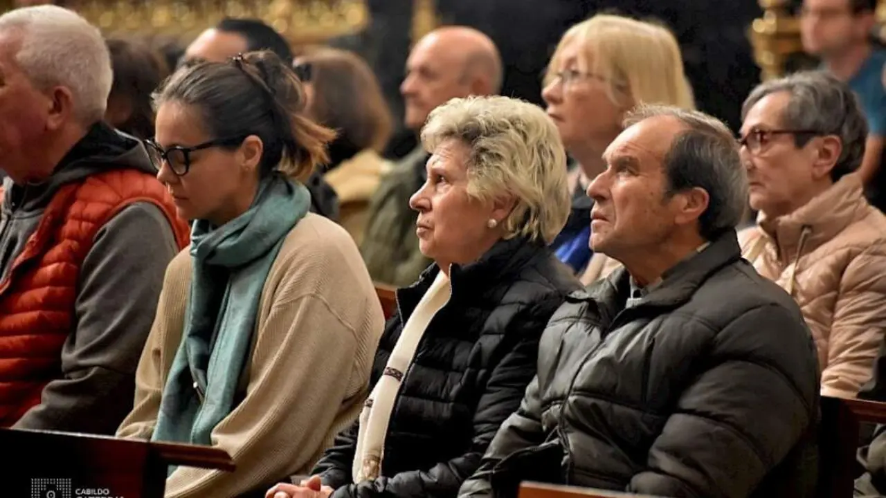  Asistentes a la Misa del Mi&eacute;rcoles de Ceniza 