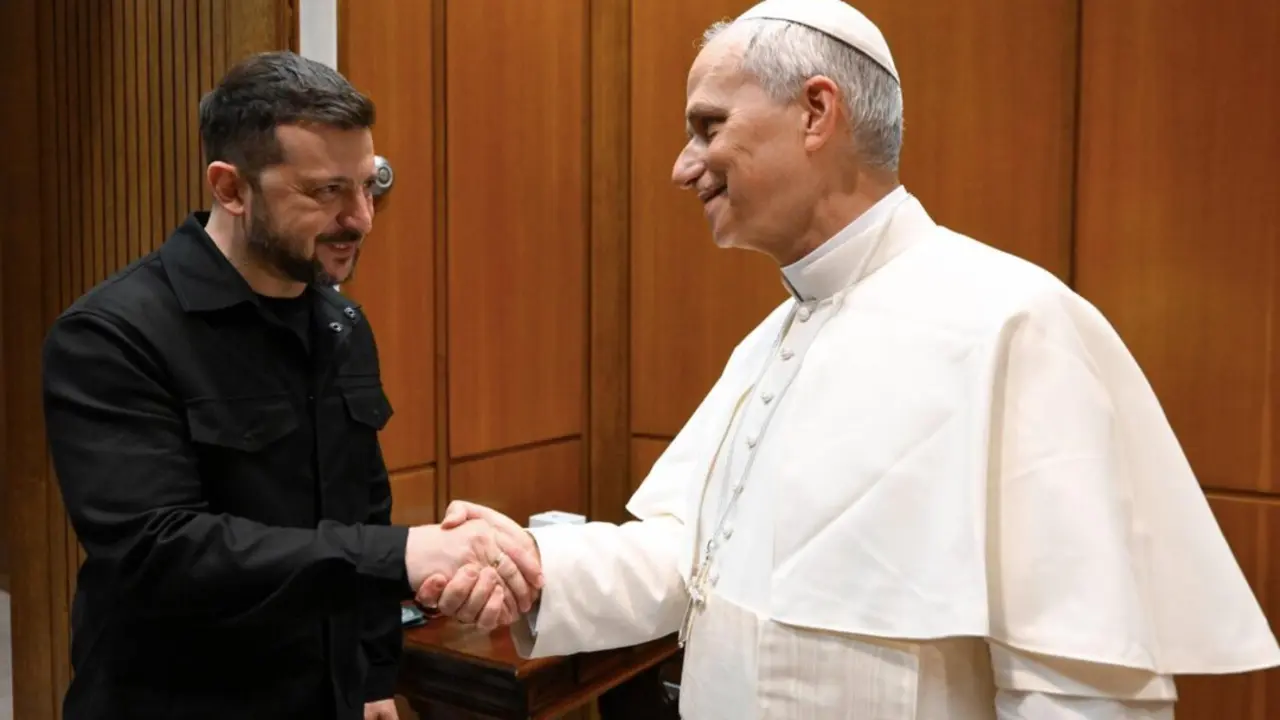  El presidente de Ucrania, Volodimir Zelenski, con el Papa Le&oacute;n XIV - PRESIDENCIA DE UCRANIA / X | EP 