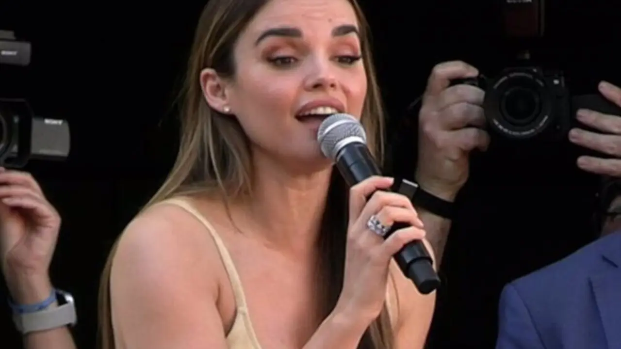  Archivo - Melody se despide de su pubelo, Dos Hermanas, antes de viajar a Eurovisi&oacute;n - EUROPA PRESS REPORTAJES - Archivo 